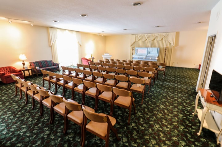 Sunset Funeral Home Cayuga Indiana IMG_4370